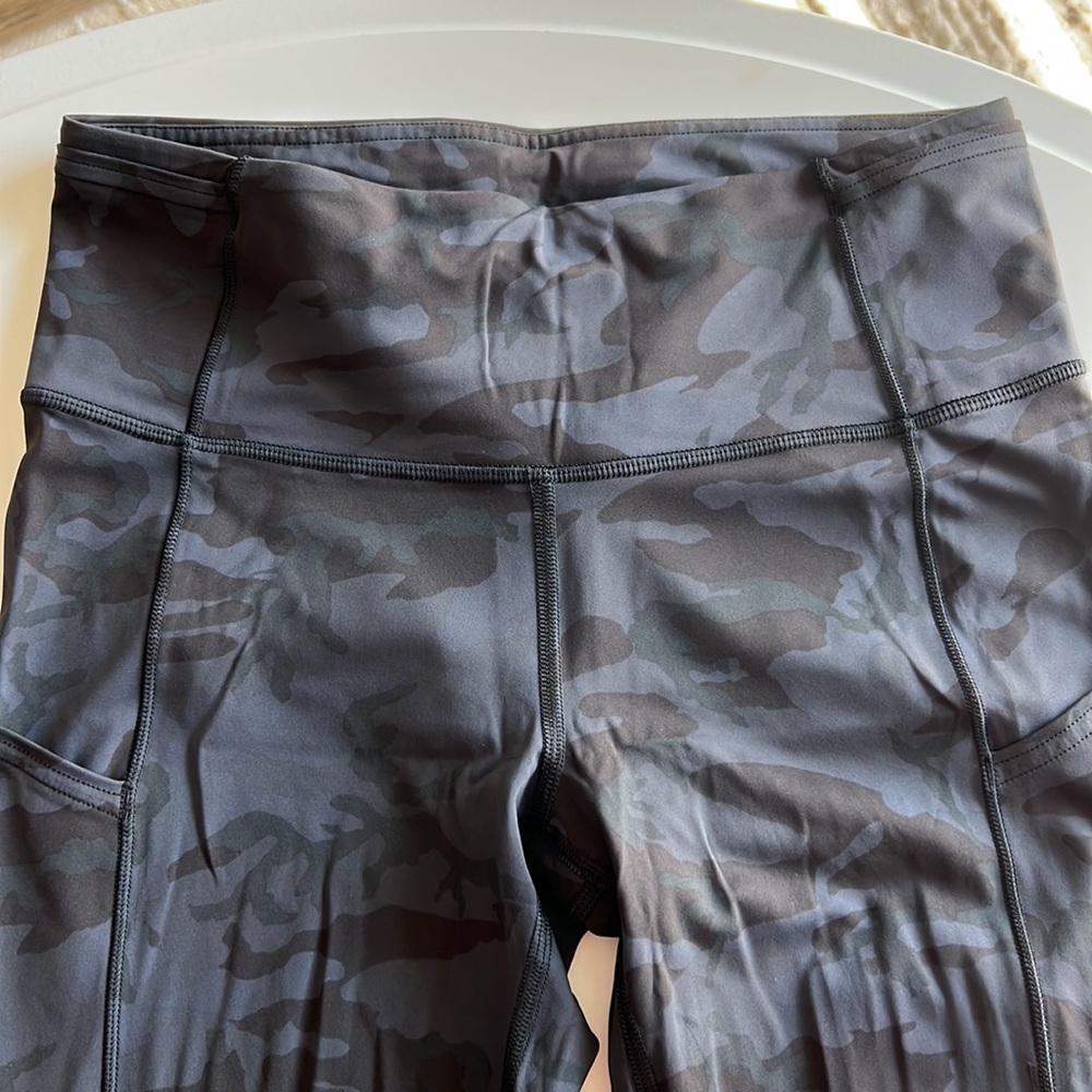 Lululemon Fast and Free 25” - Picture 3 of 3